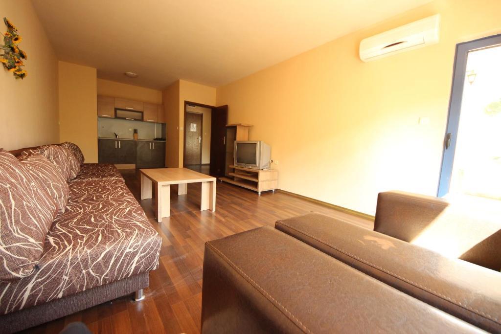 Menada Villa Bonita Apartments Sunny Beach Room photo
