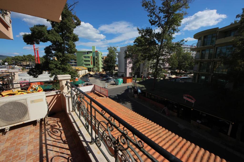 Menada Villa Bonita Apartments Sunny Beach Room photo