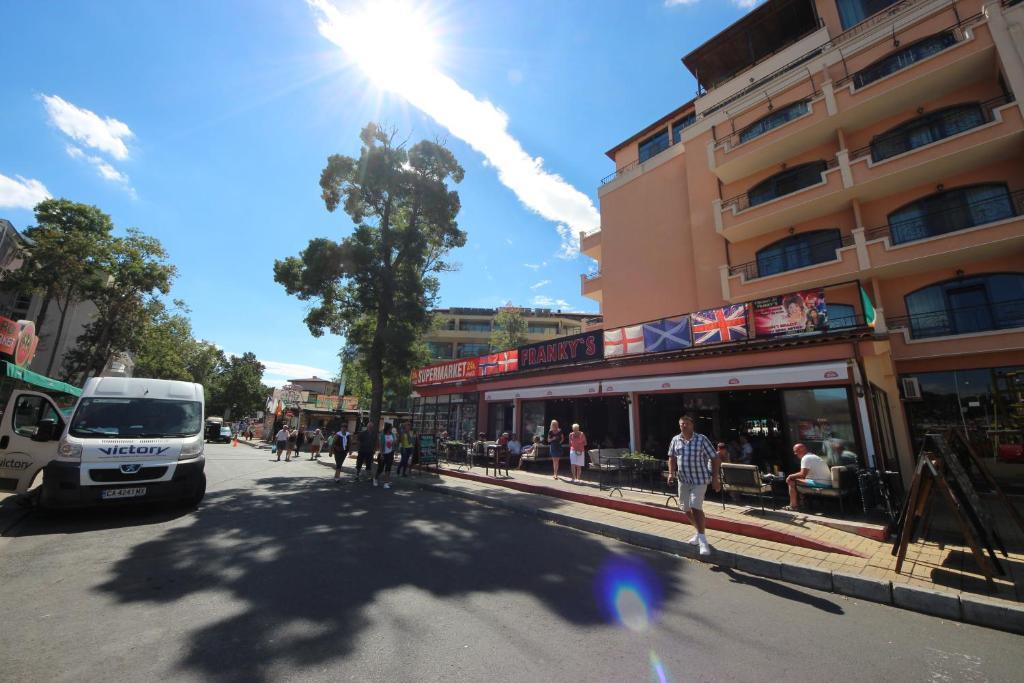 Menada Villa Bonita Apartments Sunny Beach Exterior photo