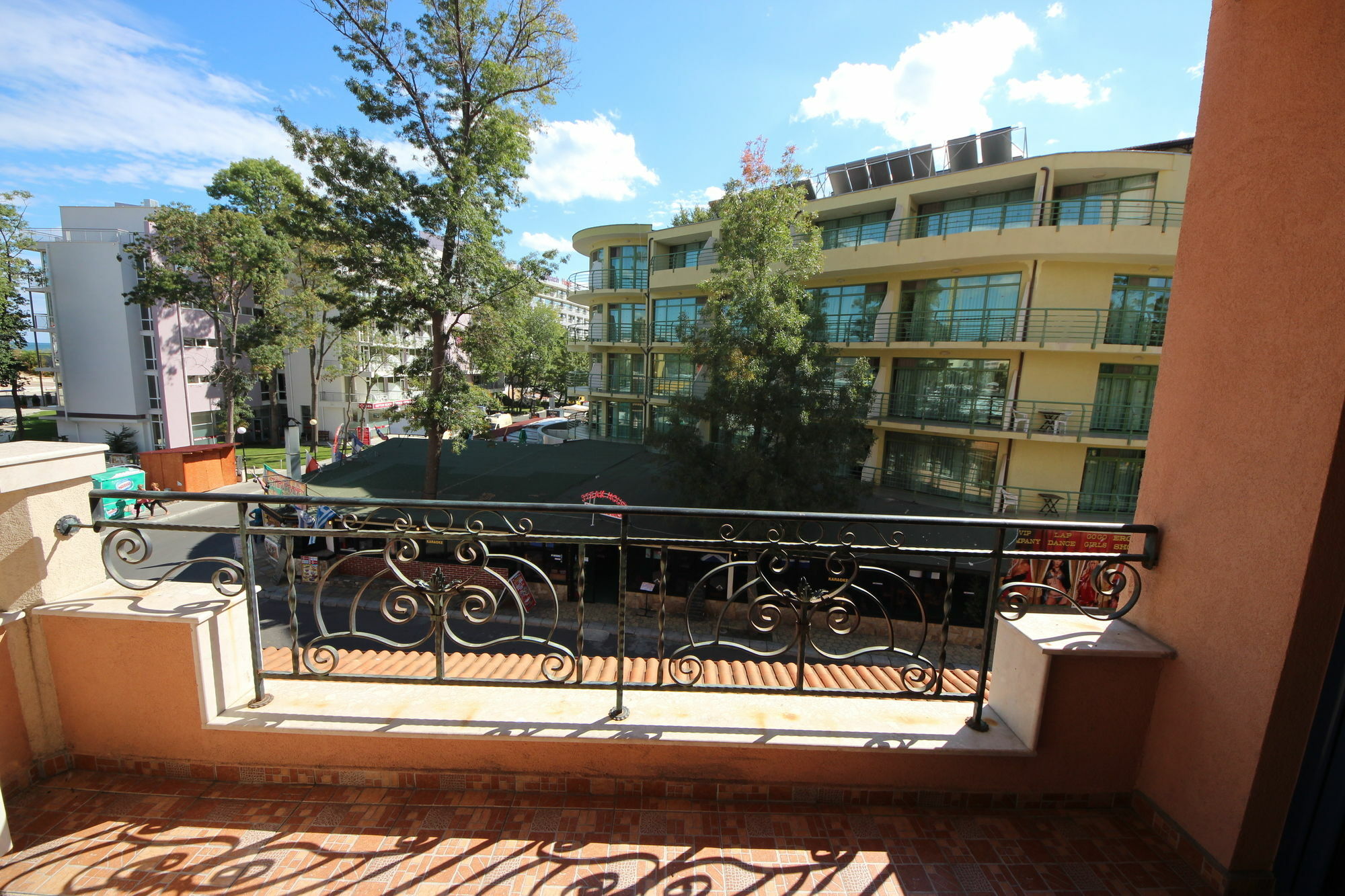 Menada Villa Bonita Apartments Sunny Beach Exterior photo